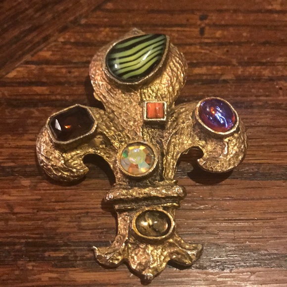 Vintage Jewelry - Unusual vintage fleur de lis artsy brooch